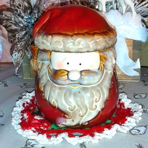 Vintage Santa Claus Cookie Jar + Doilies